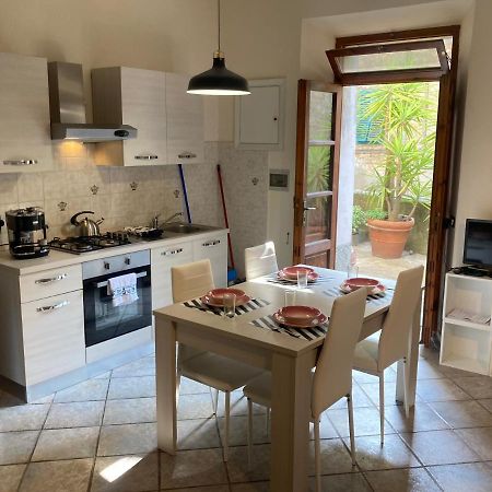 Great Studio Apartment In The Heart Of Кьянни Экстерьер фото